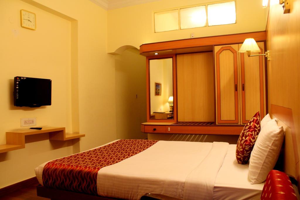 Yasodha Towers Hotel Hosūr Cameră foto