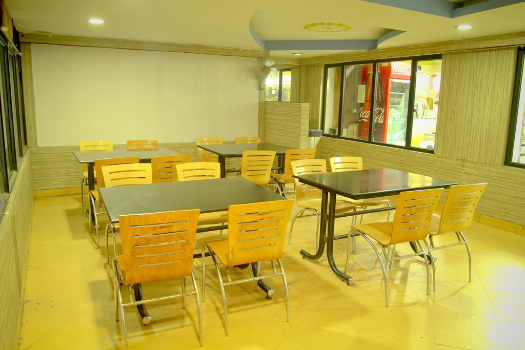 Yasodha Towers Hotel Hosūr Exterior foto